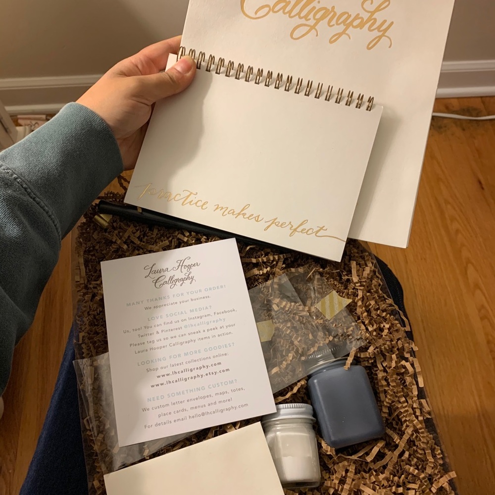 Laura Hooper Calligraphy Set - Picture 5 of 10